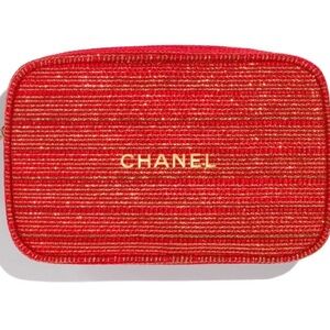 NEW CHANEL RED Tweed Makeup Bag Pouch. 2022 Edition. Gold front & zip logo. NIB